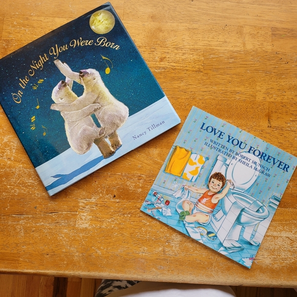 ☆4/$20☆ Kids book bundle - Picture 4 of 4